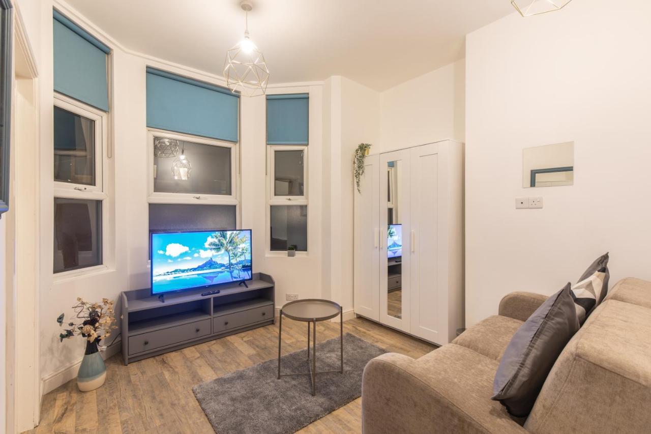 Cosy Modern Apartment, Grand Victorian Building, 5 Mins To Coventry City Centre Экстерьер фото